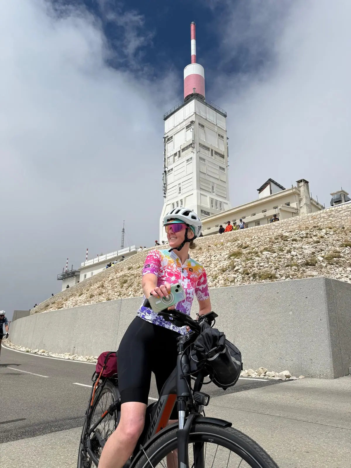 Tackling-Mont-Ventoux-with-Ease-Thanks-to-Ideal-Ebikes Saint Piran Service Course