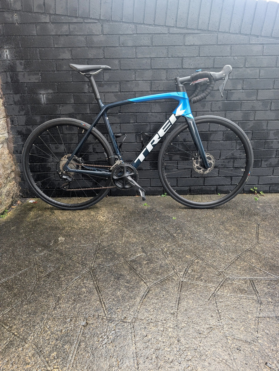 Preloved Trek Emonda SL Disc Brake 56cm Road Bike Saint Piran Service Course