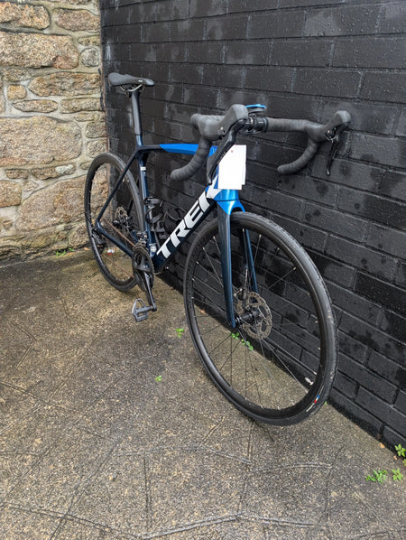 Preloved Trek Emonda SL Disc Brake 56cm Road Bike Saint Piran Service Course