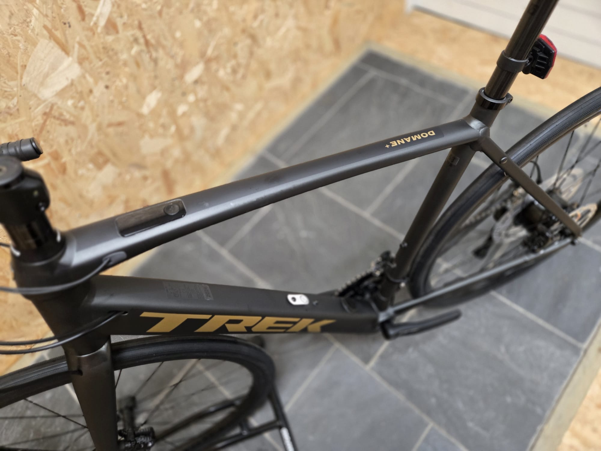 Trek E-Road 58cm Trek Domane+ AL 5 - Ex-Demo - 58cm Trek Black