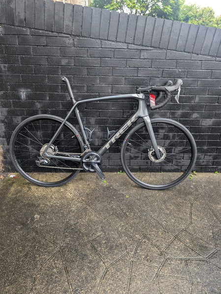 Trek Road Trek Emonda SL 6 60" Disc Brake Road Bike