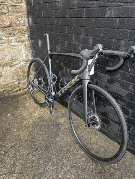Trek Road Trek Emonda SL 6 60" Disc Brake Road Bike