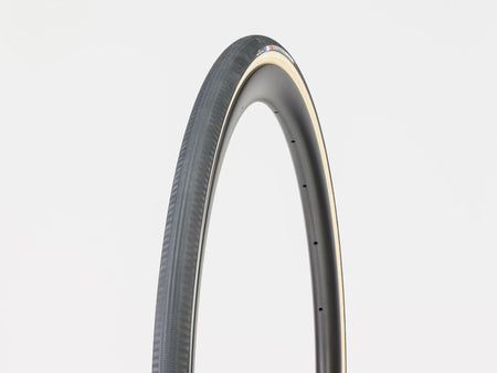 Bontrager Road Tyres 700C x 28mm / Black/Natural Bontrager R4 Classics Hard-Case Lite Road Tyre